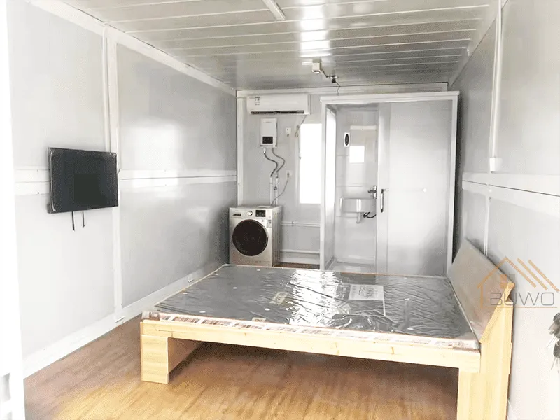 Folding container interior display